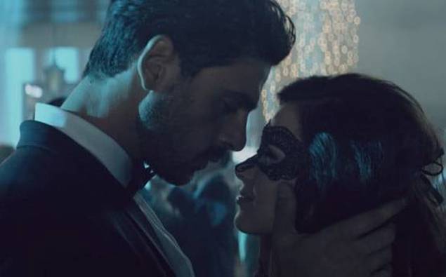 Netflix S Raunchy New Film Is Being Labelled Better Than Fifty Shades Of Grey By Fans